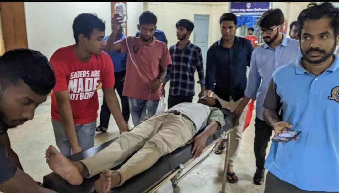Chhatra League thrashed a journalist in Chabi for a trivial incident
