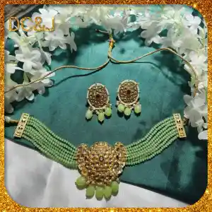 the necklace's' image